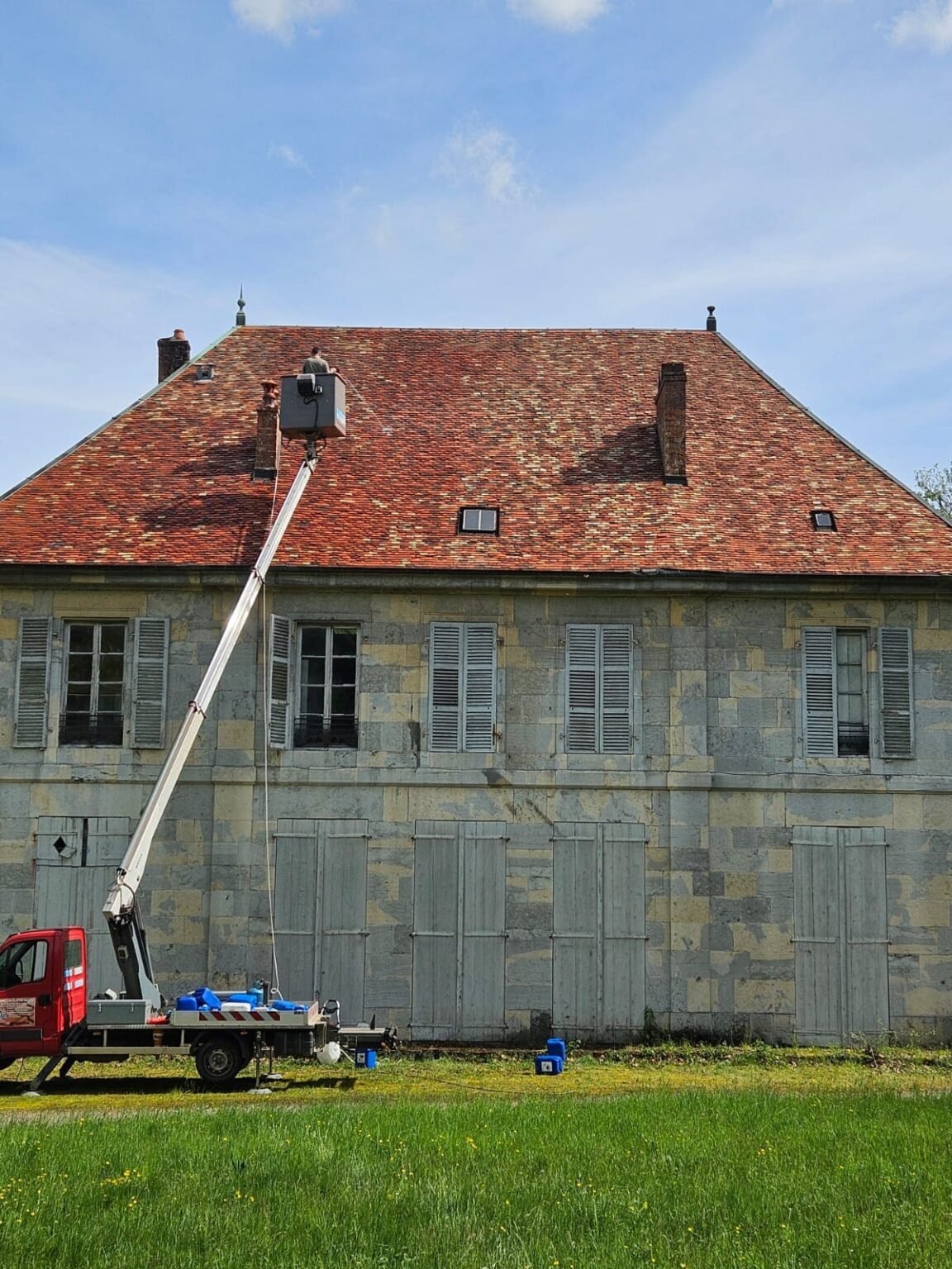Artisan couvreur Besançon – NB Démoussage, entreprise locale experte en toiture depuis 14 ans