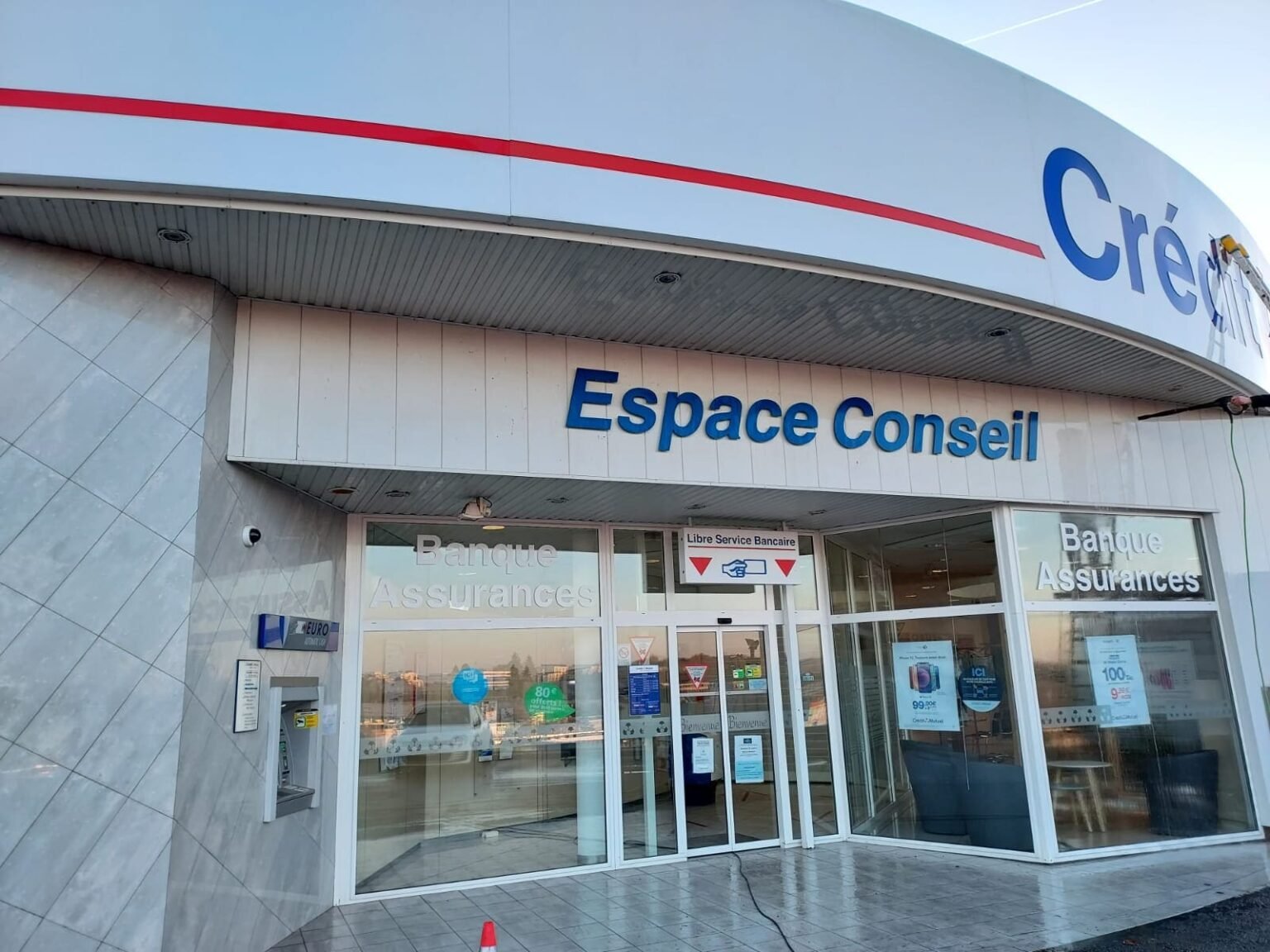Traitement façade Besançon avec anti-mousse et hydrofuge professionnel