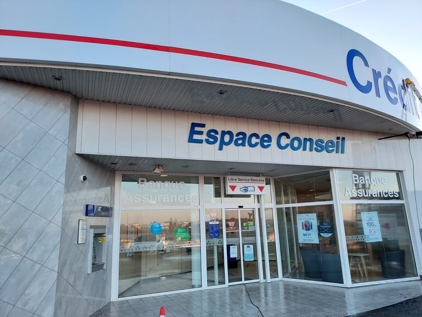 Traitement façade Besançon avec anti-mousse et hydrofuge professionnel